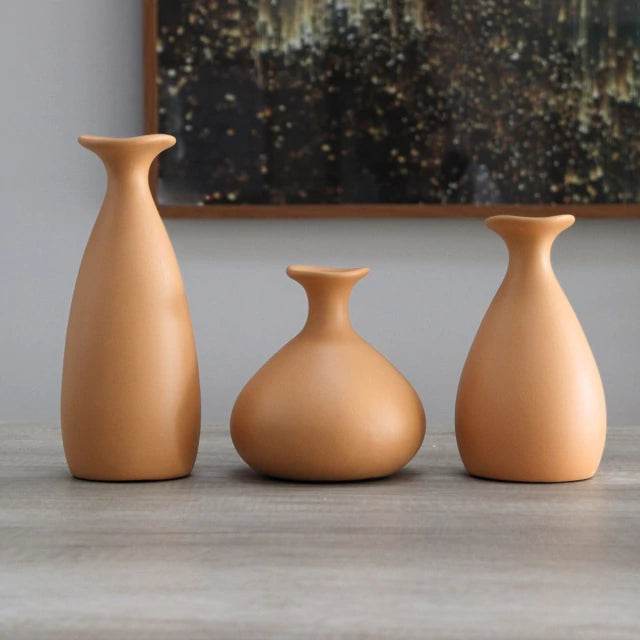 Trio de Vasos Decorativos,
Trio de Vasos Decorativos Cerâmica,
vaso decorativo sala,
trio de vasos decorativos para sala,
trio vasos decorativos,
jogo de vasos decorativos,
trio decorativo,