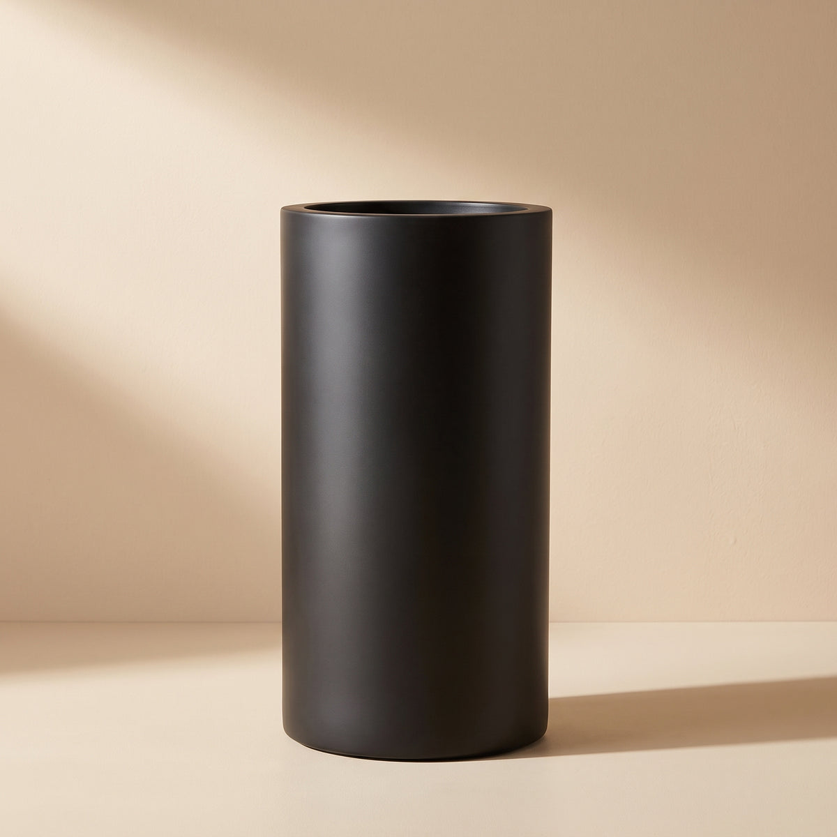 Vaso Coluna Basalto — Preto